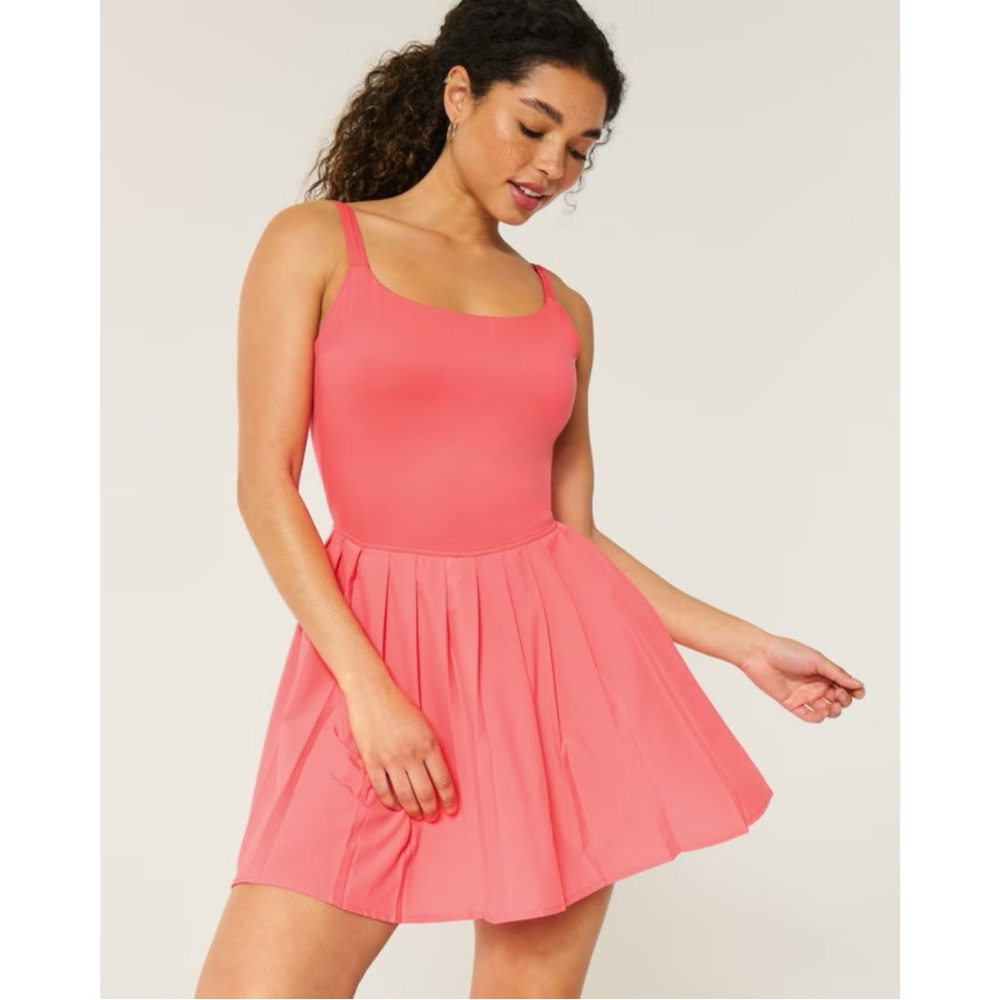 ✨NWT - Hollister Gilly Hicks Active Dress - Size Medium